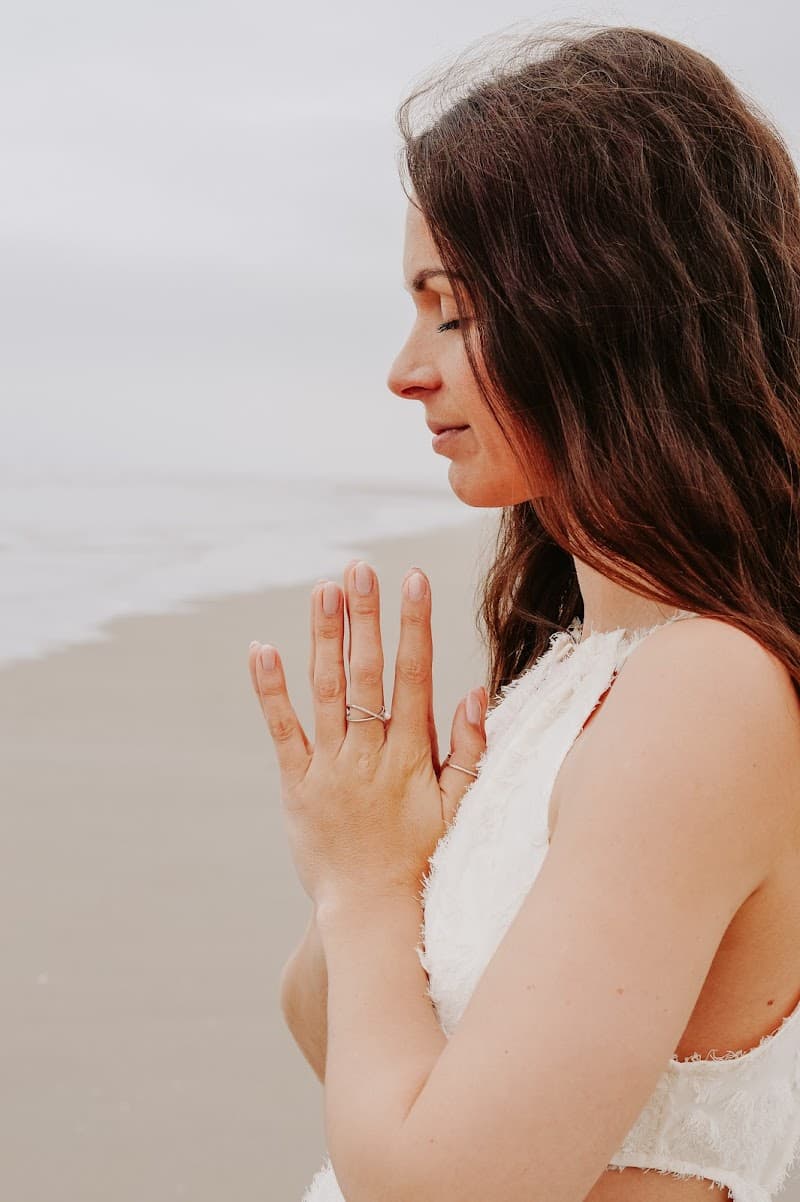 Studio pilates Alexandra Bernard | Médium & Professeure de Yoga ✨