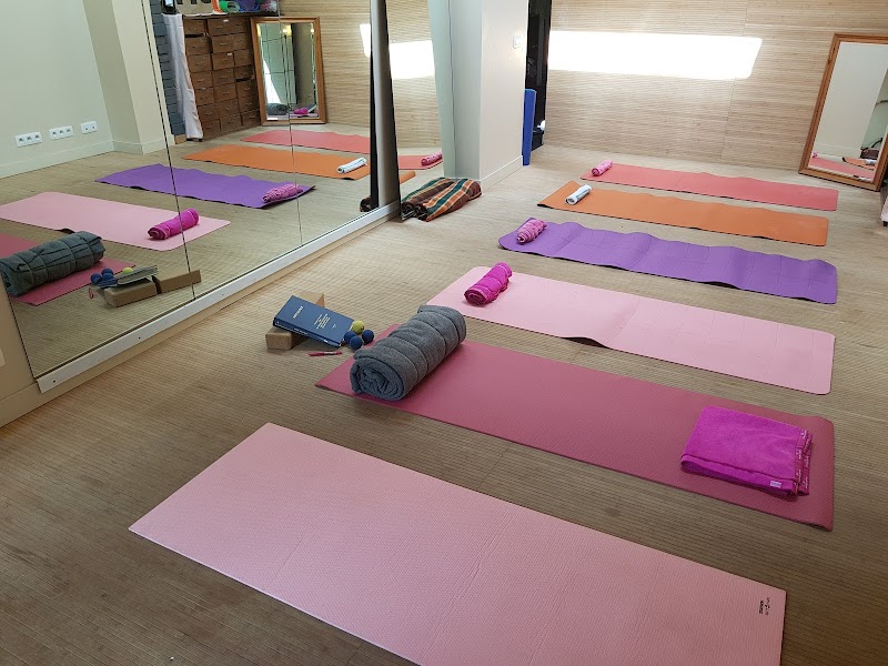 Studio pilates Yoga Studio Liveyoga. à Hove