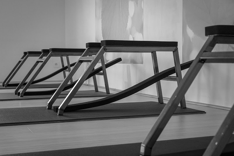 Alignment Studio - Cours de Critical Alignment Yoga©, MUNZ FLOOR© et Flow – studio pilates à Saint-Médard-en-Jalles