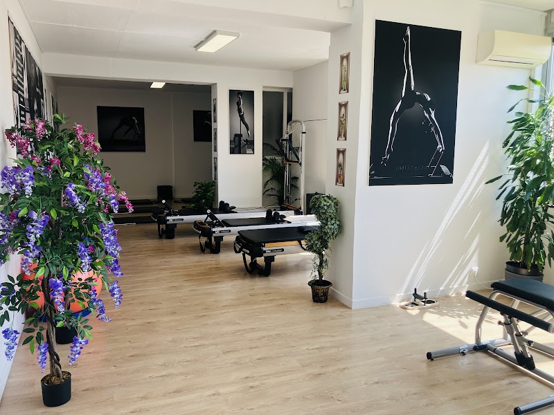 Studio pilates 50 NUANCES DE PILATES