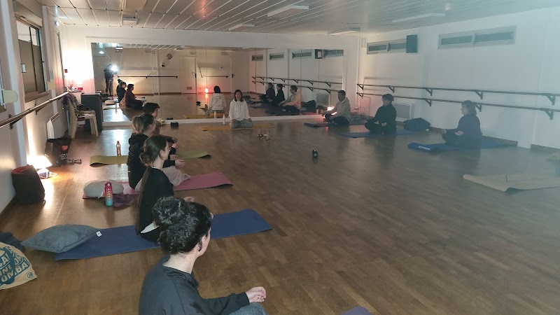 Association Shanti Yoga – studio pilates à Aizenay