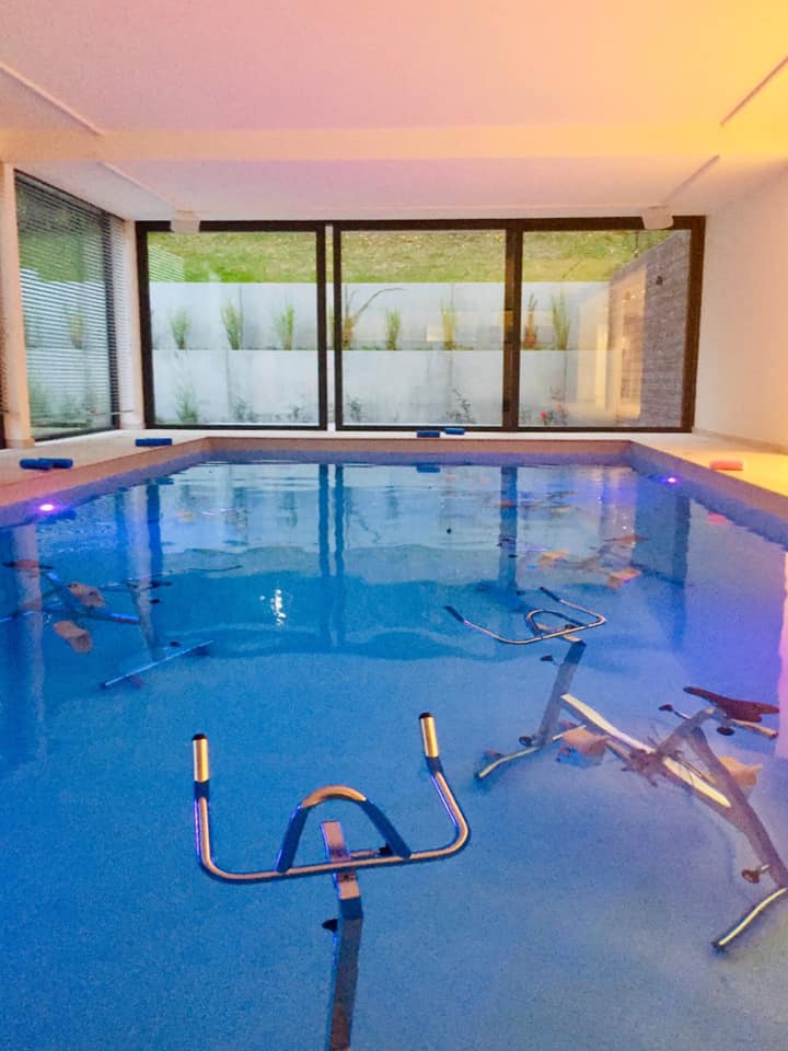Studio pilates Gym Silhouette | EMS - Massage drainant Renata França - Aquabike - coaching EMS - à Waterloo